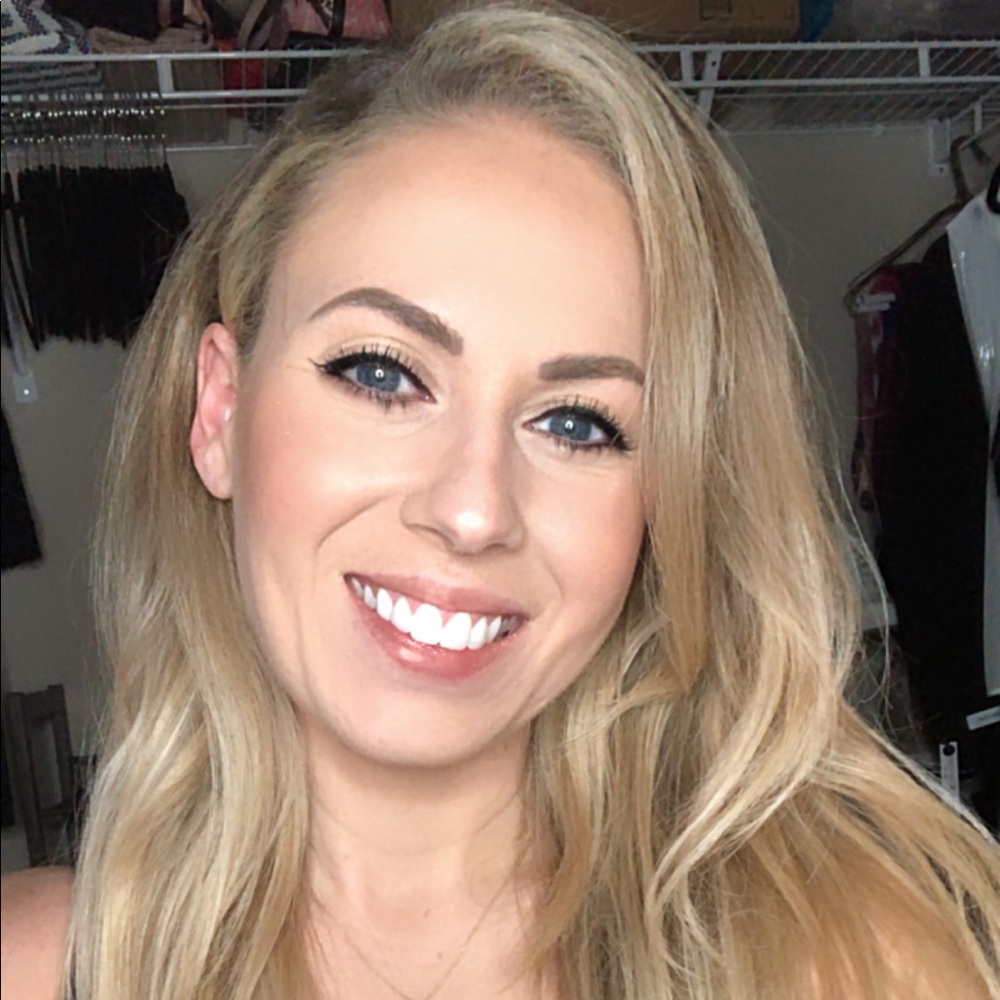 Meet your Posher, Nicole